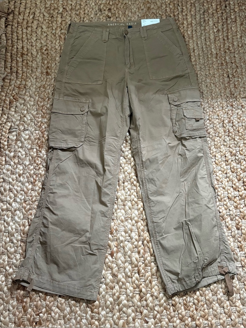 NWT American Eagle Baggy Jogger Cargo Pants